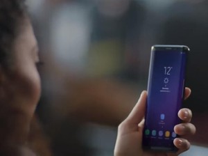 Ponsel Samsung Kirim Foto Secara Acak Tanpa Izin