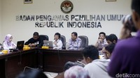 Diskusi dilatari oleh dominasi petahana yang ikut dalam pilkada serentak dikhawatirkan menjadi indikasi terbukanya pemanfaatan APBN/APBD.