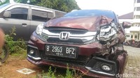 Mobil itu kini berada di kantor Satlantas Jakarta Barat di Jl Daan Mogot KM. 13 No 130 Cengkareng, Jakarta Barat.