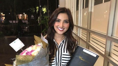 Ashanty Hingga Dian Sastrowardoyo, Artis yang Lulus S2 dengan Nilai Cemerlang