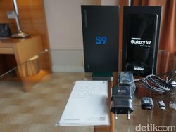Membongkar Kemasan Samsung Galaxy S9