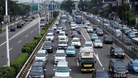 Kemacetan mengular hingga 15 Km.