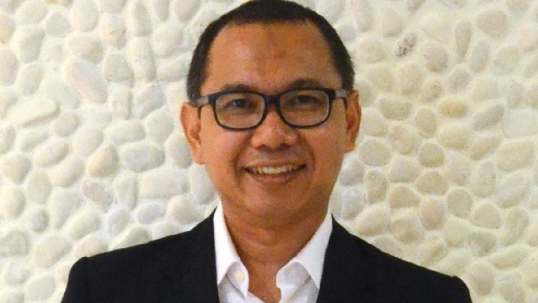 Pangkas Aturan Buat Siapa? Pangkas Aturan Buat Siapa?