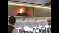 Dalam pernyataan via akun Weibo resminya, maskapai China Southern Airlines menyebut ada tas di kabin penumpang yang mengeluarkan asap dan api saat proses boarding berlangsung pada Minggu (25/2) sore waktu setempat.  (Foto: Dok. Twitter @ChinaAvReview)