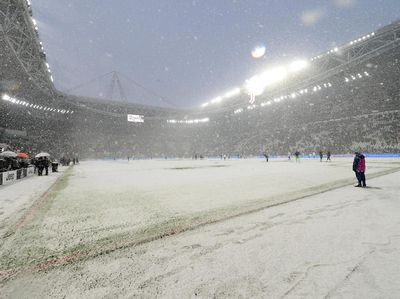 Cuaca Ekstrem, Juventus Stadium Membeku