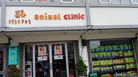 Klinik hewan Vitapet di Pluit, Jakarta Utara menjawab tudingan yang viral soal penelantaran anjing hingga mati. Vitapet membantah semua tudingan itu.
