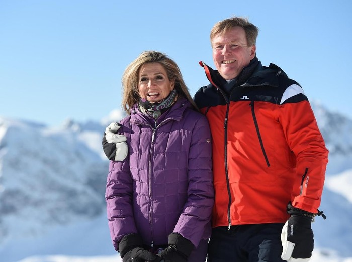 King Willem-Alexander and Queen Maxima of the Netherlands pose during a photocall in the alpine ski resort of Lech am Arlberg, Austria, February 26, 2018. REUTERS/Andreas Gebert