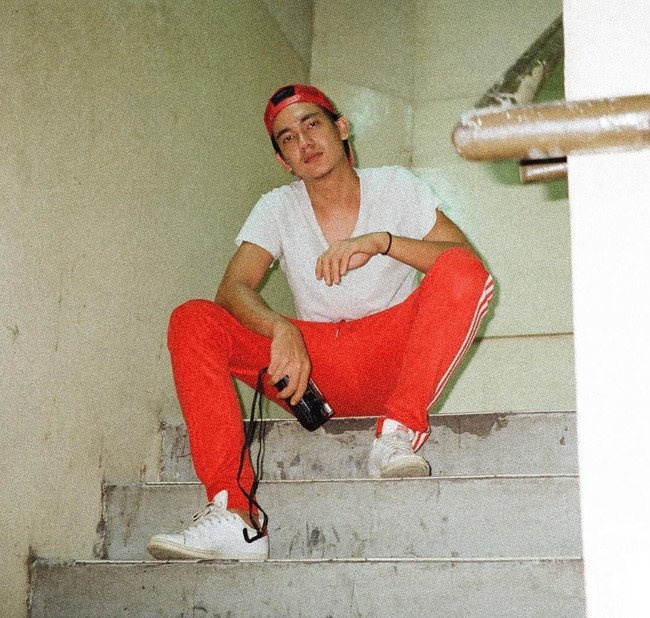 Image bad boy cukup melekat dengan Adipati. Disebut-sebut Adipati juga dicalonkan memerankan Dilan.  Foto: dok. Instagram