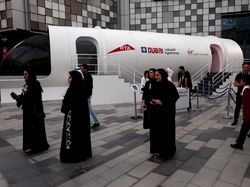 Interior Mewah Hyperloop One, Kereta Secepat Pesawat