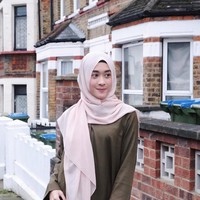 Sosok Raudha berhasil menarik perhatian dengan penampilannya yang begitu anggun. (Foto: Instagram)