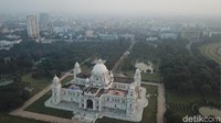 Victoria Memorial juga menyimpan koleksi-koleksi dari seniman terkenal dunia abad ke-18, seperti Thomas and William Daniell (Fuad Fariz/detikTravel)