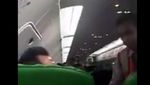 Momen Petugas Keluarkan Penumpang Citilink yang Ketahuan Merokok