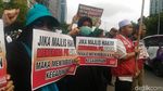 Adu Spanduk Massa Pro dan Kontra PK Ahok