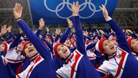 Mungkin tampak seperti pertunjukan yang indah dari luar, tapi tidak hanya mereka harus mempromosikan propaganda Kim Jong-Un, mereka juga harus pergi ke pesta-pesta dan memberikan layanan seks. Mereka pergi ke acara-acara pesta Politburo, dan harus tidur dengan orang-orang di sana, bahkan ketika mereka tidak mau, sebut Lee.  (Foto: Dok. Reuters)