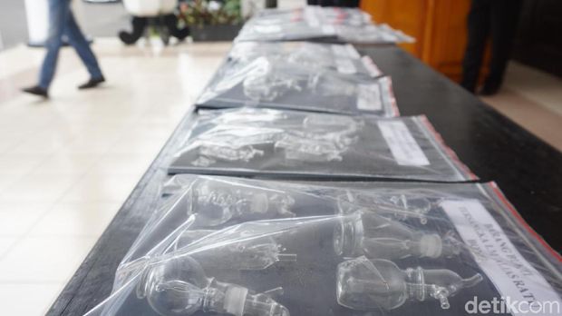 Polisi Bekuk 'Princes Bong' di Bandung