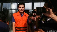 Hendarwan diduga memberi suap terkait penganggaran kembali proyek pembangunan Jembatan Kedungkandang dalam APBD Pemkot Malang tahun anggaran 2016 pada 2015. Suap itu diduga berjumlah Rp 250 juta.