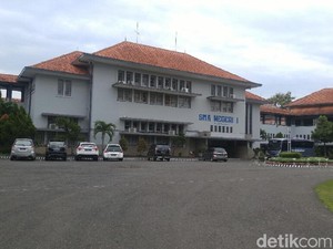 SMA Tertua di Indonesia, Ada di Kota Mana?