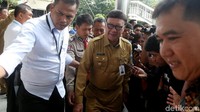 Tjahjo Kumolo mengatakan pihaknya telah membuat regulasi agar kepala daerah tidak melakukan korupsi. Regulasi itu disebut Tjahjo mengatur soal pembinaan dan pengawasan.