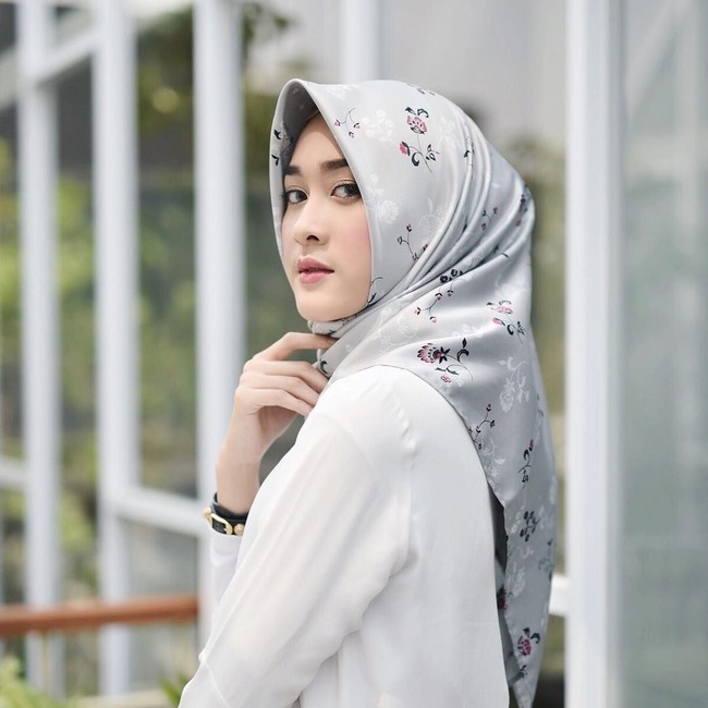Raudha merupakan satu-satunya finalis berhijab di ajang Miss Indonesia 2018. (Foto: Instagram)