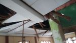 Potret Masjid Al Muhajirin Rusak Akibat Gempa 7,6 SR di Papua