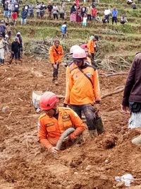 Basarnas Terjunkan Ekskavator dan Heli di Penanganan Longsor Brebes