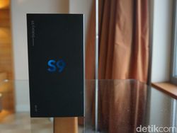 Membongkar Kemasan Samsung Galaxy S9