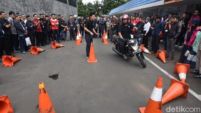 Hindari Touring Motor Saat Pikiran Tengah Stres