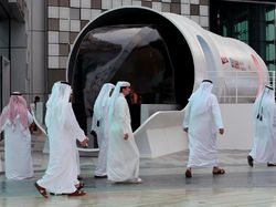 Interior Mewah Hyperloop One, Kereta Secepat Pesawat