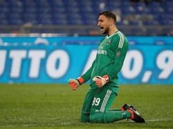 Gianluigi Donnarumma dinilai sebagai kiper tangguh masa depan. Portiere AC Milan itu masih berusia 19 tahun, ditaksir seharga 62,8 juta euro. Foto: Max Rossi/Reuters)