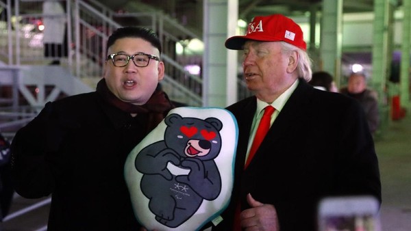 Foto: Kemunculan Kim Jong Un dan Trump KW di Penutupan Olimpiade