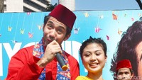 Penampilan Reza Rahadian bergaya Betawi, mirip Benyamin? Foto: Ismail/detikHOT