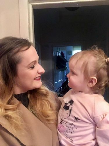 Tren #SideProfileSelfie, Ketika Wanita Ramai-ramai Selfie Pamer Hidung Besar