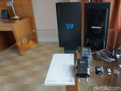 Membongkar Kemasan Samsung Galaxy S9