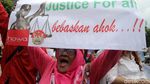 Ketika Massa Pro dan Kontra Ahok Beradu Orasi