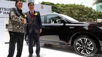 Hari ini merupakan sebuah momen penting untuk Mitsubishi Motors, pemerintah Indonesia dan masyarakat Indonesia yang mendapat manfaat dari peningkatan kepemilikan mobil, komunitas yang lebih terhubung, serta lingkungan yang lebih aman dan ramah, ujar CEO Mitsubishi Motors, Osamu Masuko, di gedung Kemenperin, Jalan Gatot Subroto, Jakarta, Senin (26/2/2018).