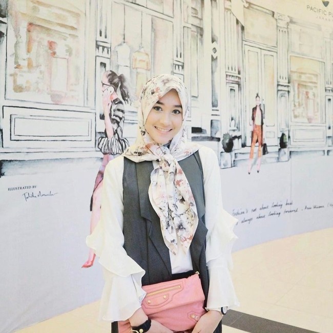 Lolos ke babak lima besar, Raudha juga berhasil memenangkan fast track untuk kategori Catwalk. (Foto: Instagram)