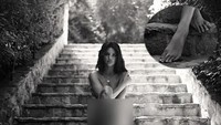 Namun sayangnya justru banyak yang mengkritik penampilannya dengan keanehan di bagian kakinya itu. (Dok. Instagram/kendalljenner)
