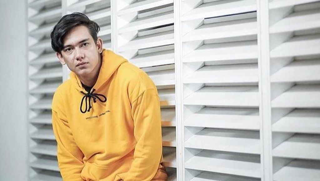 Adipati Dolken Kritisi Industri Perfilman Indonesia