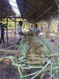 Bukan Papeda atau Ikan Kuah Kuning, Ini Makanan Asli Papua