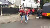 Foto: 2 mobil barakuda dan 2 mobil antuhuru hara terlihat terparkir di lokasi. (Wildan-detikcom)