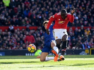 Sarri: Laga Lawan MU Lebih dari Penting untuk Chelsea