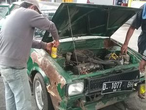 Komunitas Kawal Mobil Abah Buang dan Ambu Surtiah yang Sempat Mogok