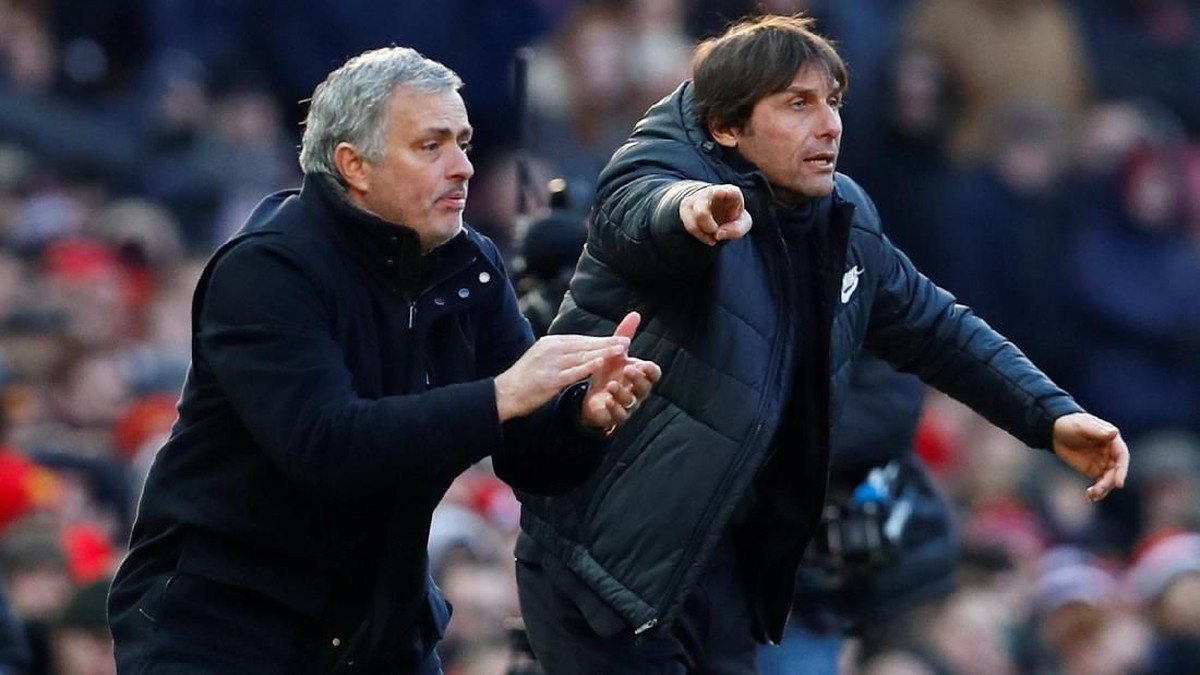 Jose Mourinho seperti kecewa dengan Tottenham Hotspur yang memecat Nuno Espirito. (Foto: Jason Cairnduff/Action Images via Reuters)