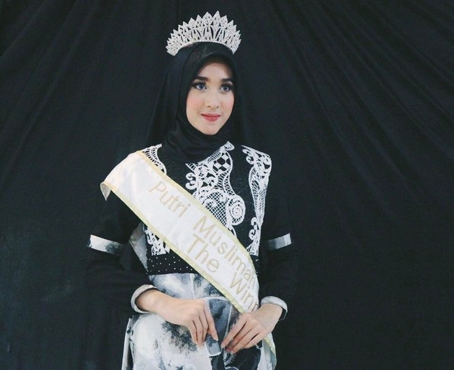 Selain cantik, sulung dari tiga bersaudara ini juga pernah menjuarai Putri Muslimah Bridal dan Fave of Souq 2017. (Foto: Instagram)