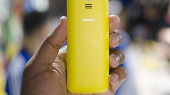 Bagian belakangnya tampak memanjang. Ada kamera resolusi 2 megapixel. Foto: Digital Trends