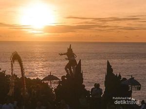 Tari Kecak, Sunset & Pura Uluwatu di Bali