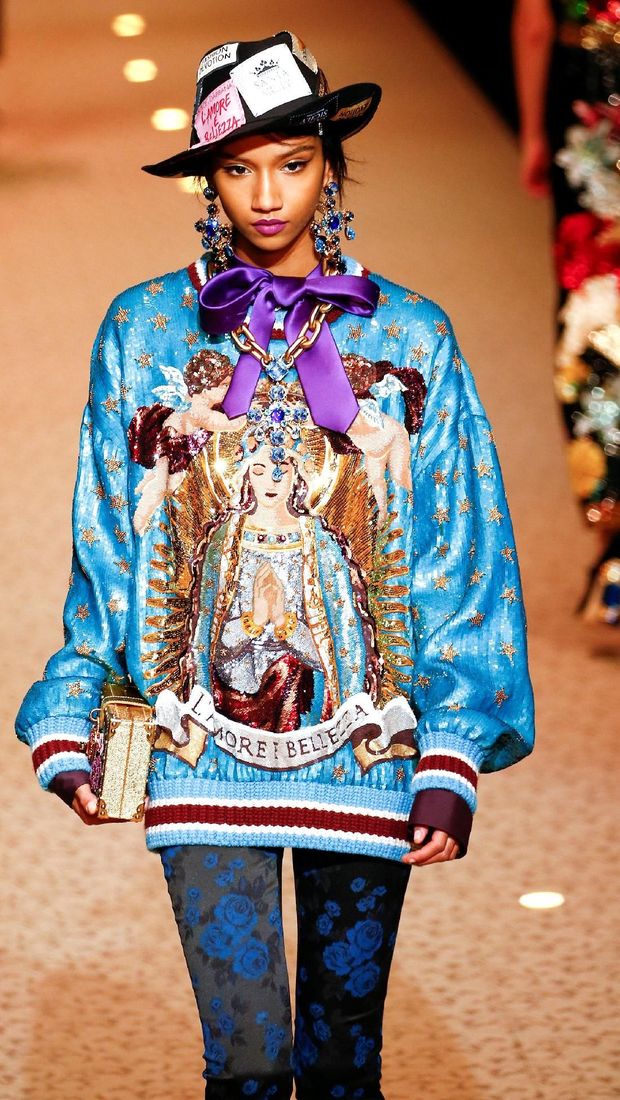 Hanya di Catwalk Dolce & Gabbana, Tas Diperagakan dengan Drone