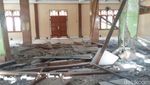 Potret Masjid Al Muhajirin Rusak Akibat Gempa 7,6 SR di Papua