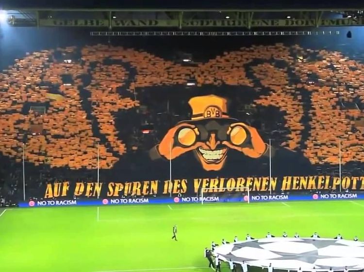 Koreografi-Koreografi Spektakuler Suporter di Penjuru Dunia