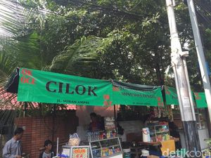 Ketua OK OCE soal Spanduk: Kami Belum Tangani PKL